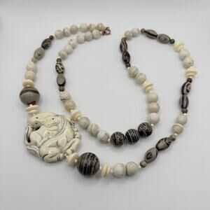 Vintage Heavy Knotted Natural Stone Alabaster Agate Bead Horse Pendant Necklace